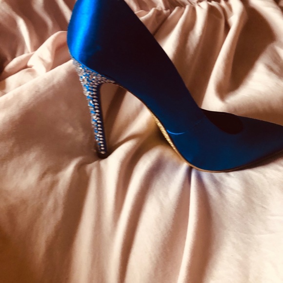 Shoes - Picture 4 of 4